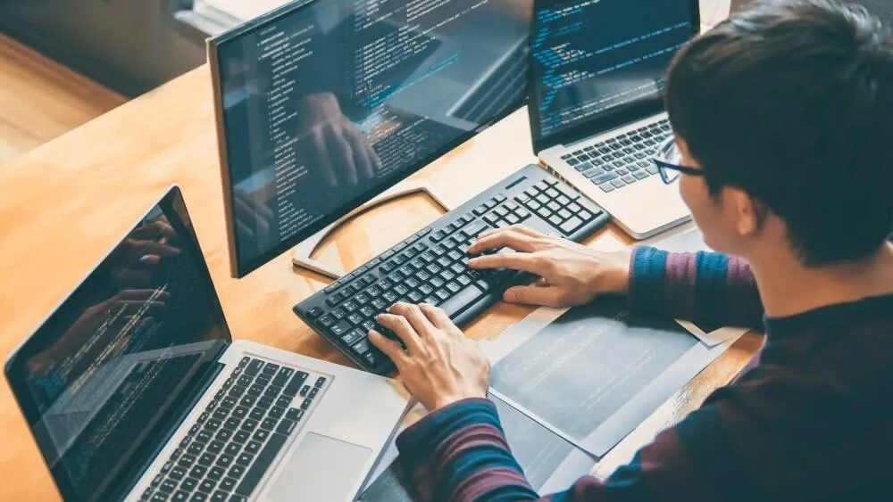 How college students can create industry-relevant projects